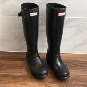 NWOT BLACK HUNTER RAIN BOOTS